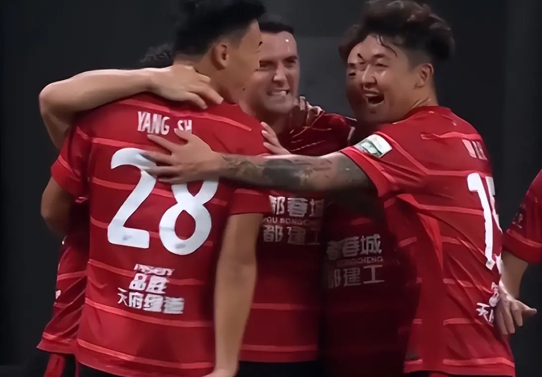 绩十分耀眼, 城完成了对, 人次