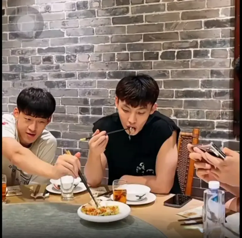 广东全运男, yid, 都吃的津津